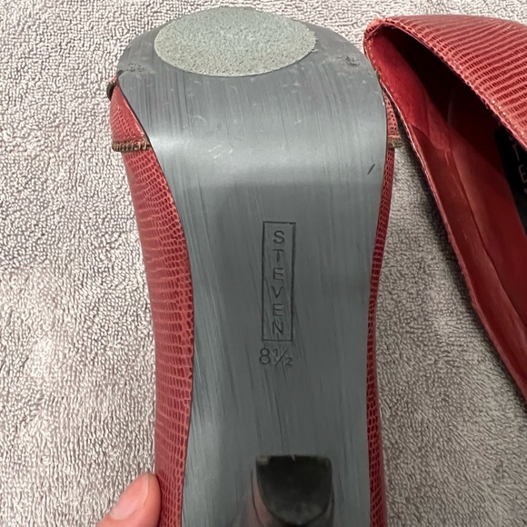 Steven by Steve Madden Multi-Zip Red Pumps, Size 8.5 - Picture 9 of 10